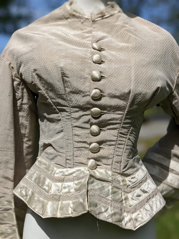 【2025年】高評価レビューアイテム特集 1870'S VICTORIAN TEXTURED SATIN SILK W JACKET BUSTLE SILK ジャケット・アウター