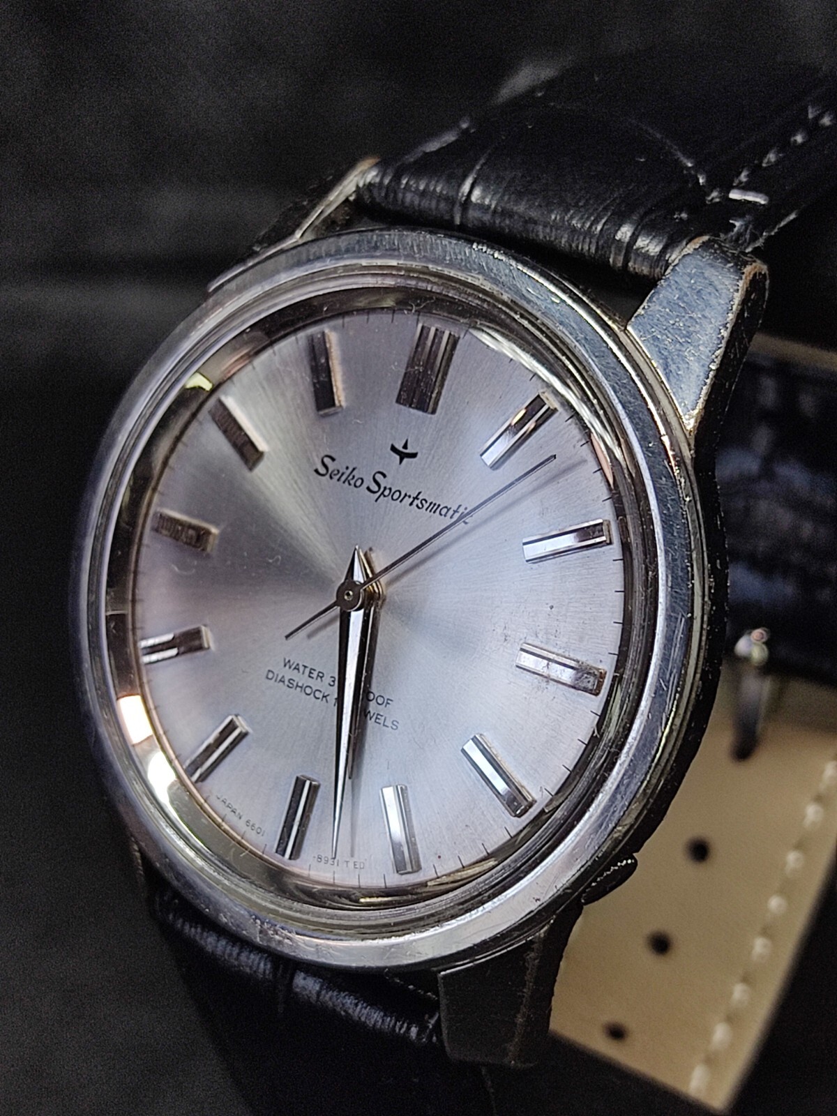 Vintage Seiko Sportmatic Automatic 17 Jewels Watch 6601-8930