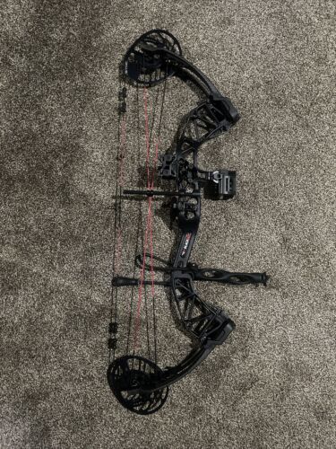 BlackOut Epic X2 RTH Compound Bow Package RH