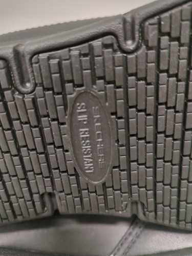 B5 Skechers Mens Size 11- Memory Foam Slip Resistant Work Shoes- Black