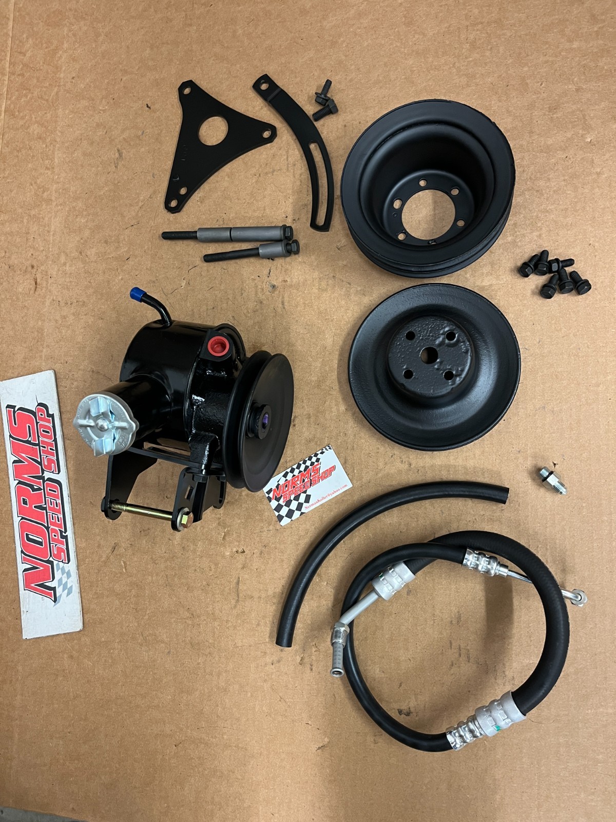 Hemi.　0908 Mopar 383 440 426 Power Steering Pump Non AC Air Brackets