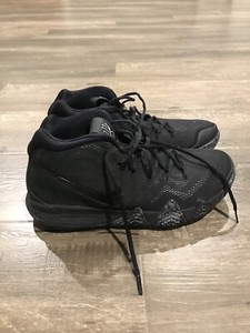 kyrie 4s all black
