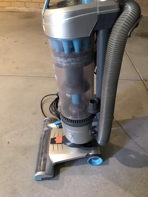 stirling bagless vacuum cleaner