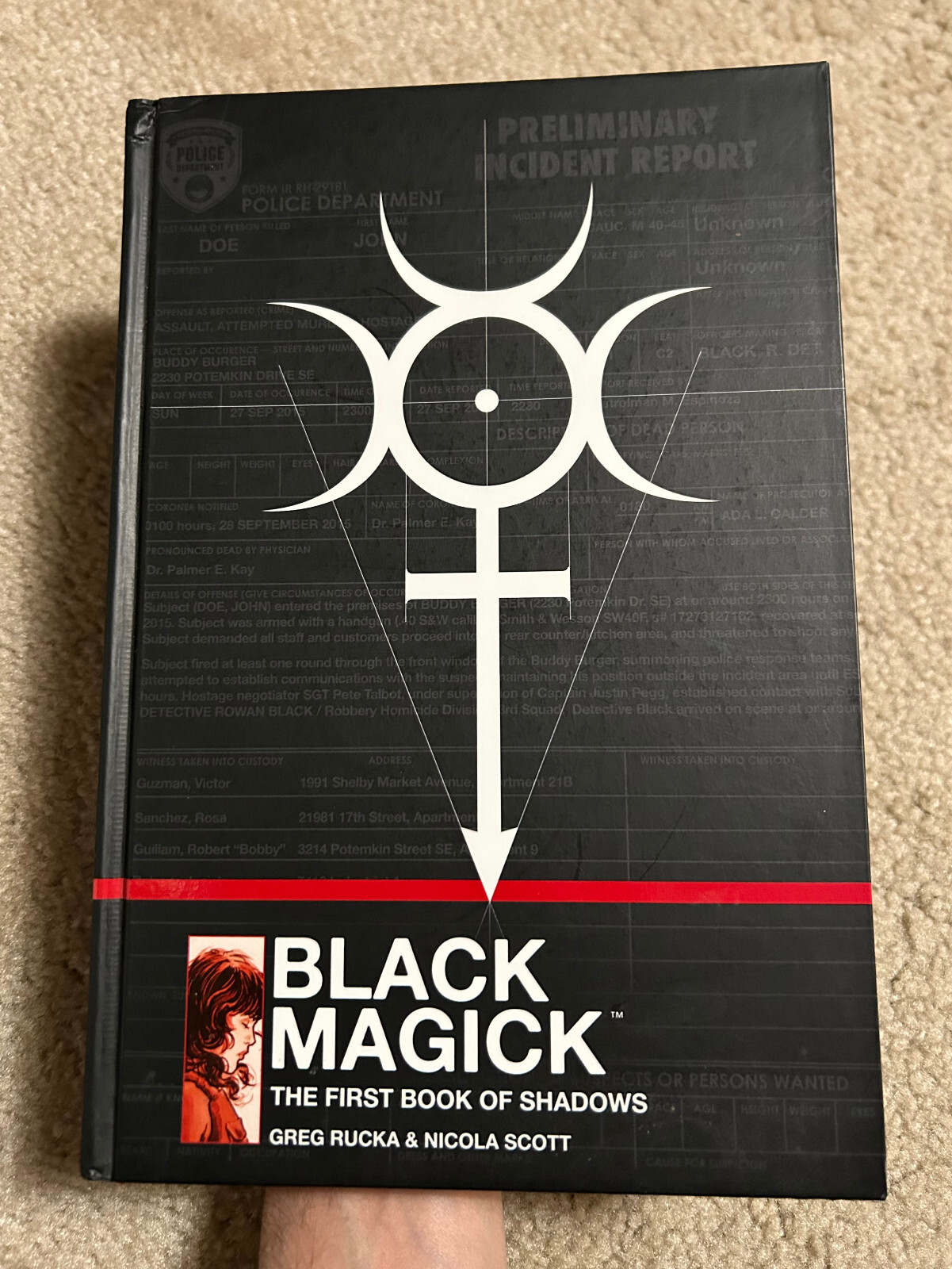 洋書 BLACK MAGICK: THE FIRST BOOK OF SHADOWS Black Magick: The First Book of Shadows: Rucka, Greg, Scott