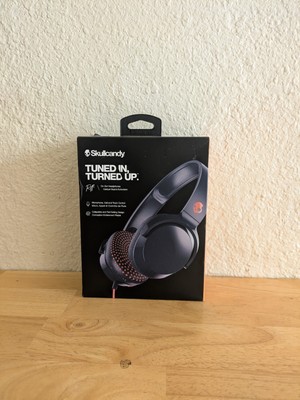 Skullcandy TUNED IN , TURNED UP. Riff On - Ear Headphones