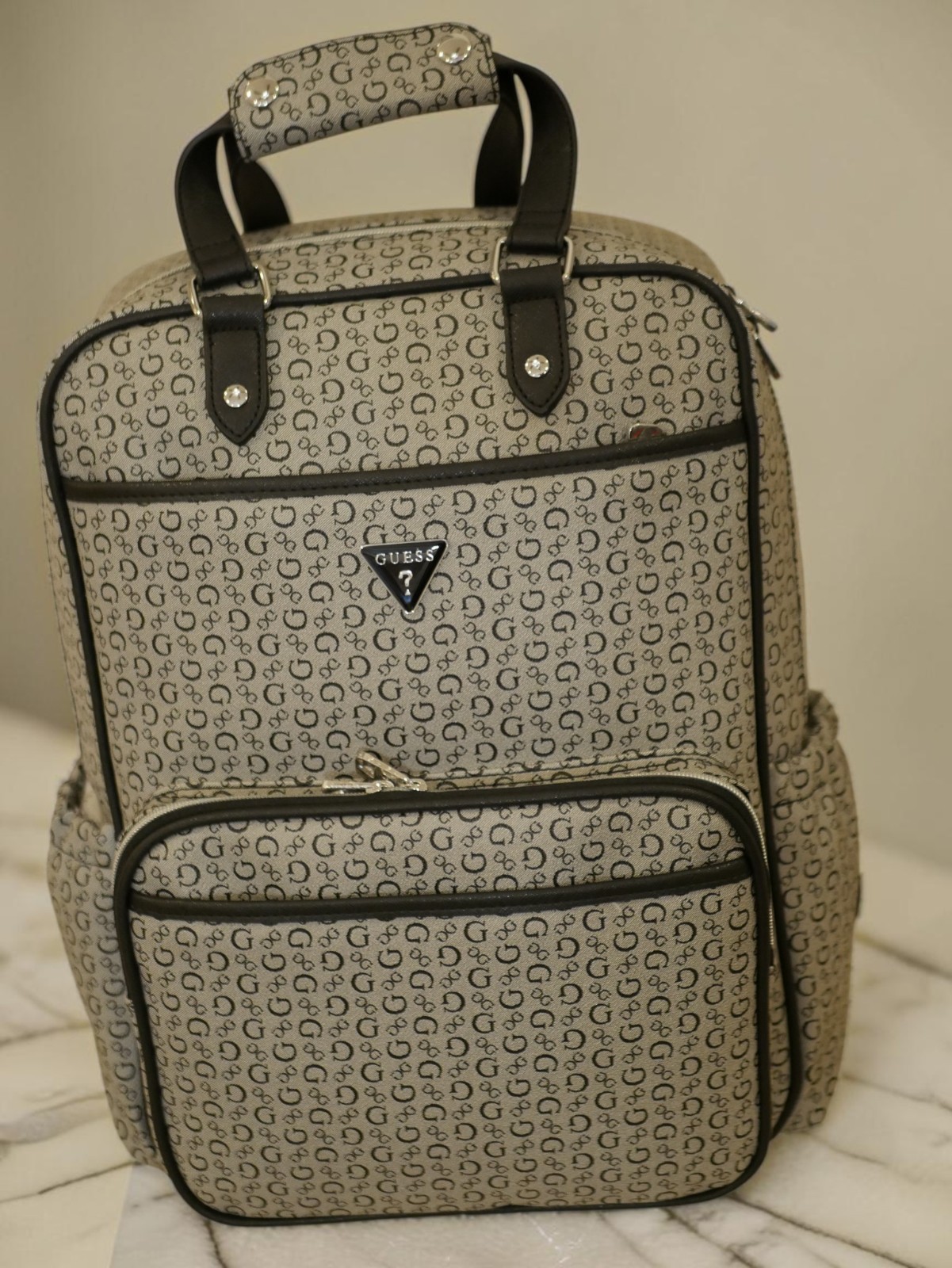 NEW WT BLACK LARGE GUESS DESIGNER DIAPER BAG BACK PACK LOGO LOTTIE 