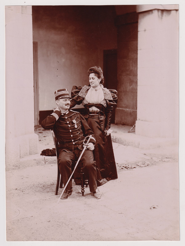 17x12,5 - Officier SupéRieur En Bonne Compagnie - Vintage Print C.1899 Snapshot
