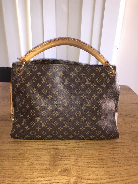 valentino small rockstud calfskin wallet