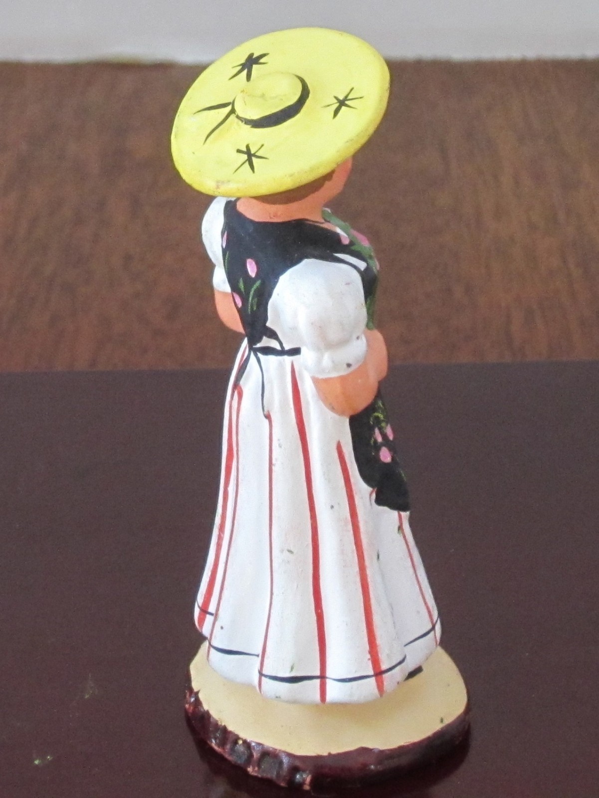 Carbonel French Nativity santon #2 Nicoise - woman from Nice with flower bouquet