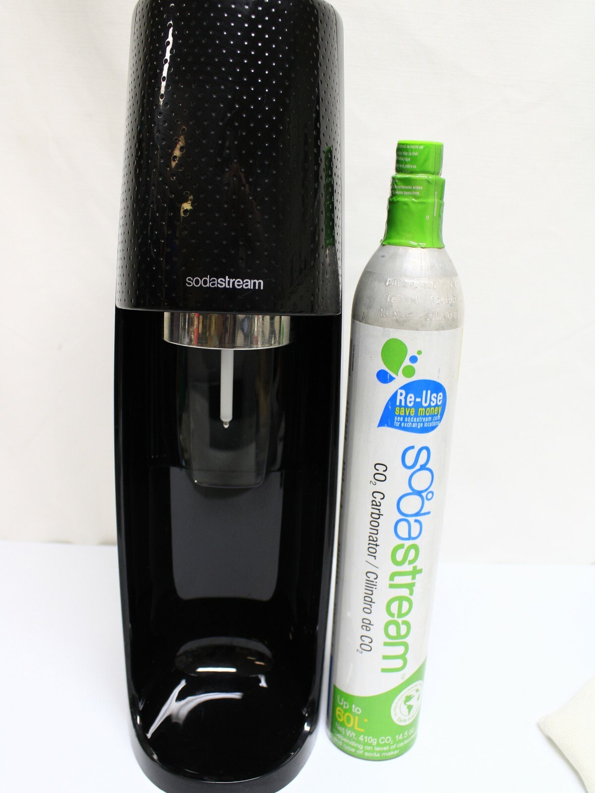 SodaStream Fizzi Sparkling Water Maker SPT001(Black) with CO2 No