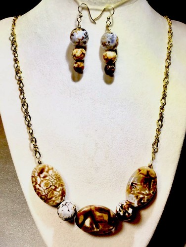 FIRE & ICE AGATE NECKLACE & EARRINGS GOLD CHAIN 22”  STRIKING COLOR