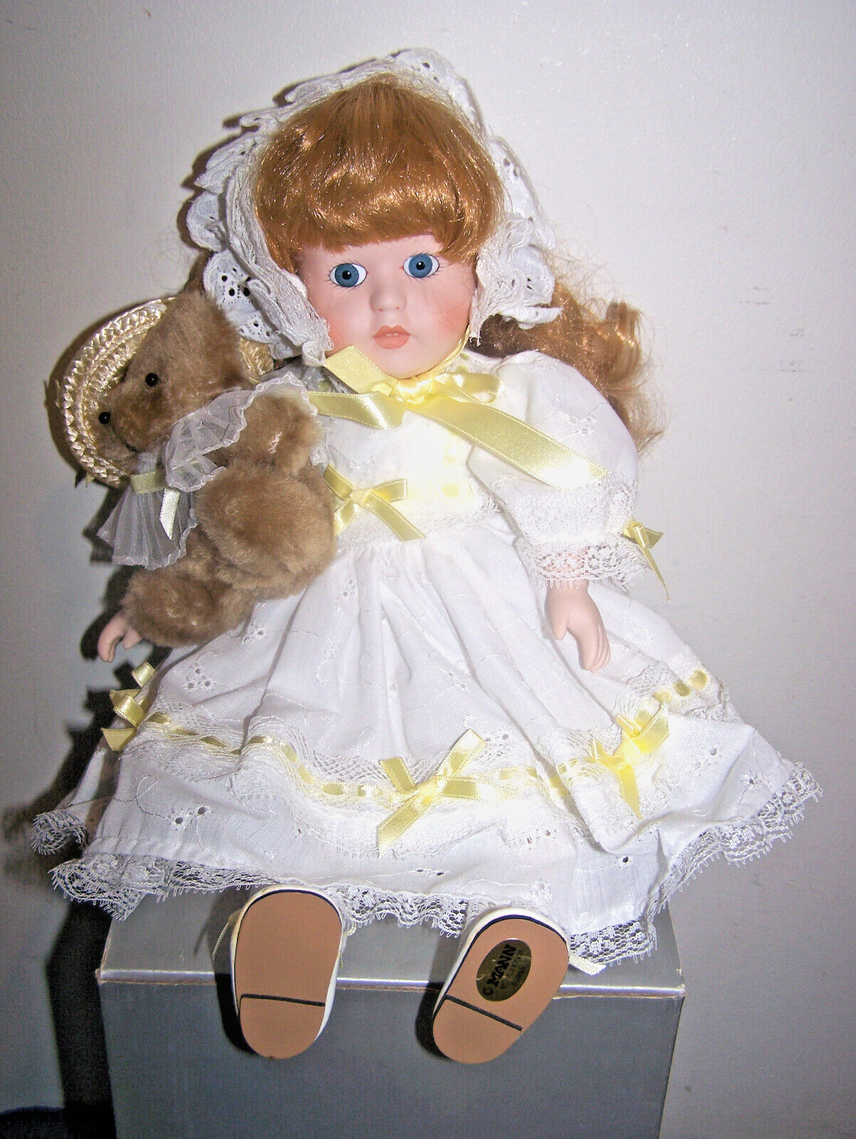 VINTAGE 1988 SEYMOUR MANN PORCELAIN COLLECTOR DOLL W/TEDDY