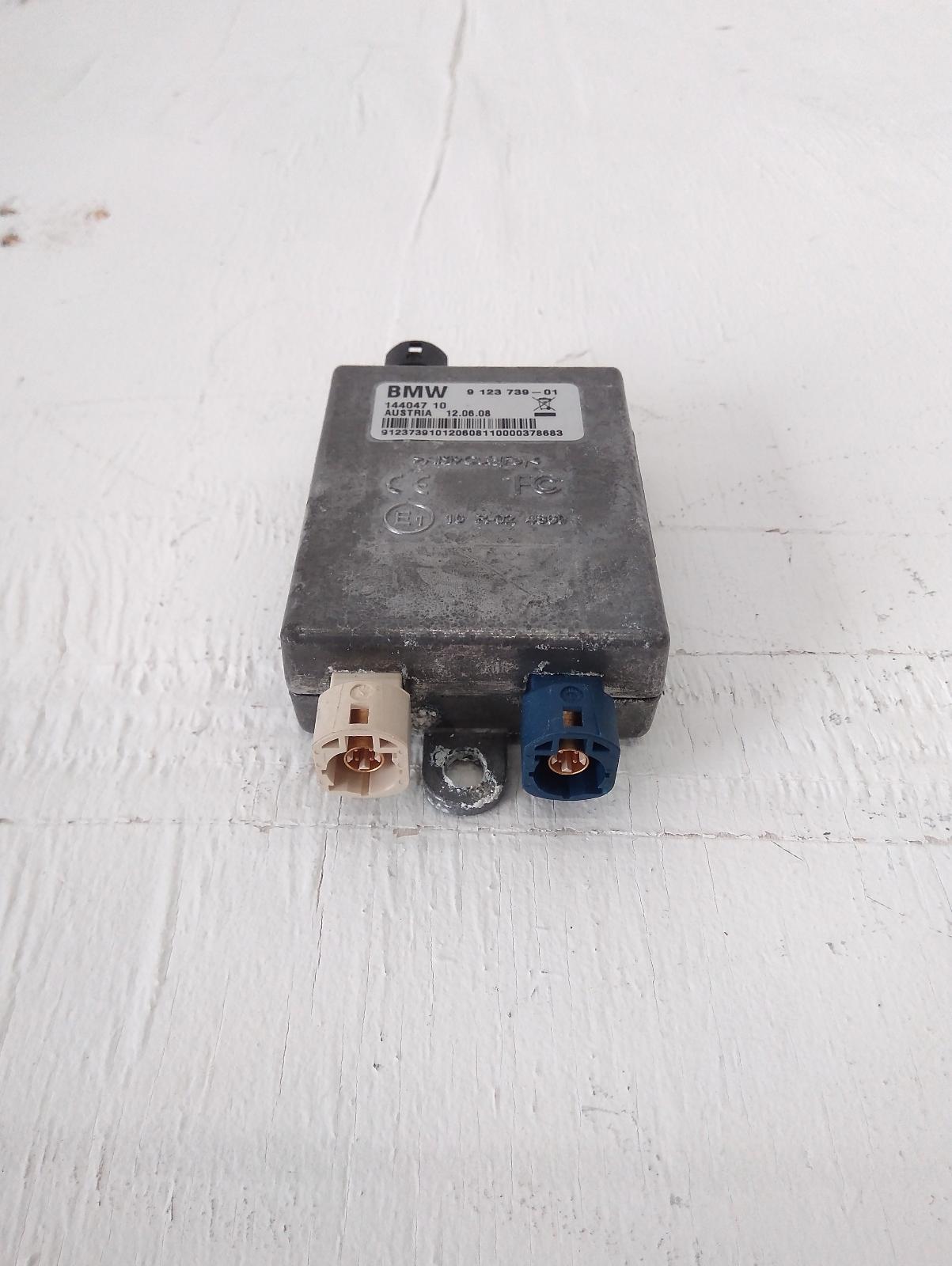 2009 Bmw 3 Series USB HUB MODULE 84109123739 image 3
