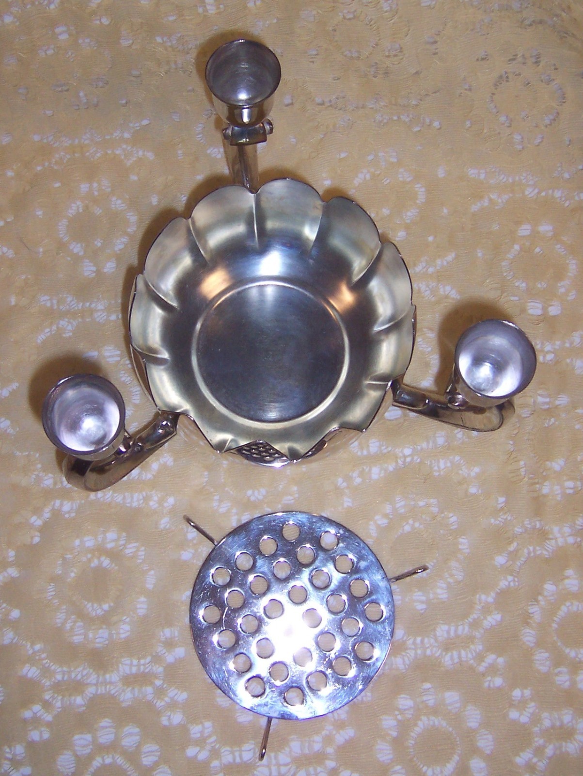 Lovely Ornate Leonard Silverplate Triple Candleholder Excellent