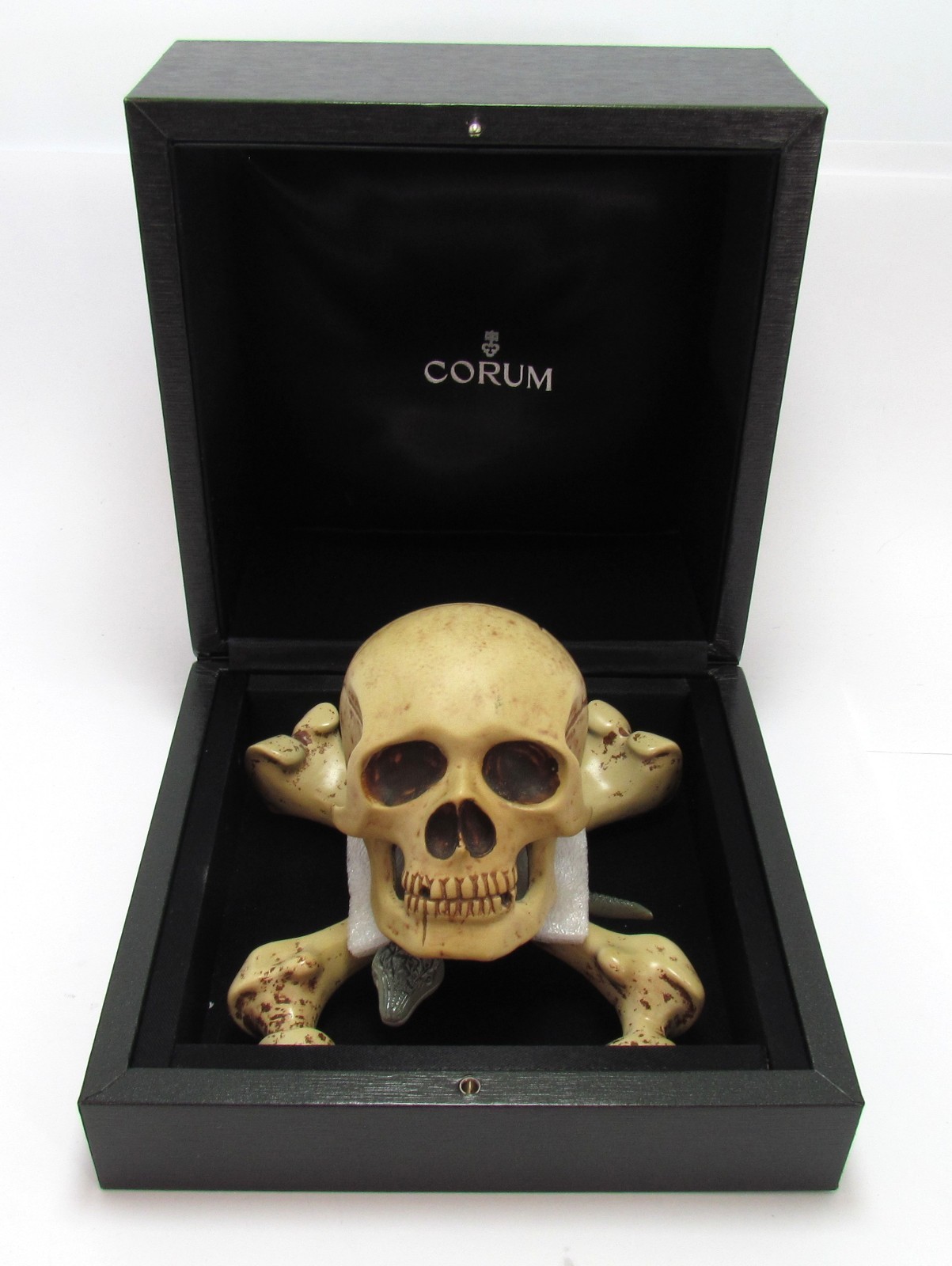 Corum Skull Desktop Clock Enamel in Original Case