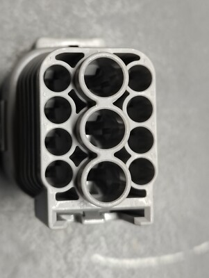 Y85C11 11 Pin connector - Housing only - no wires or contacts Toyota Lexus 11239