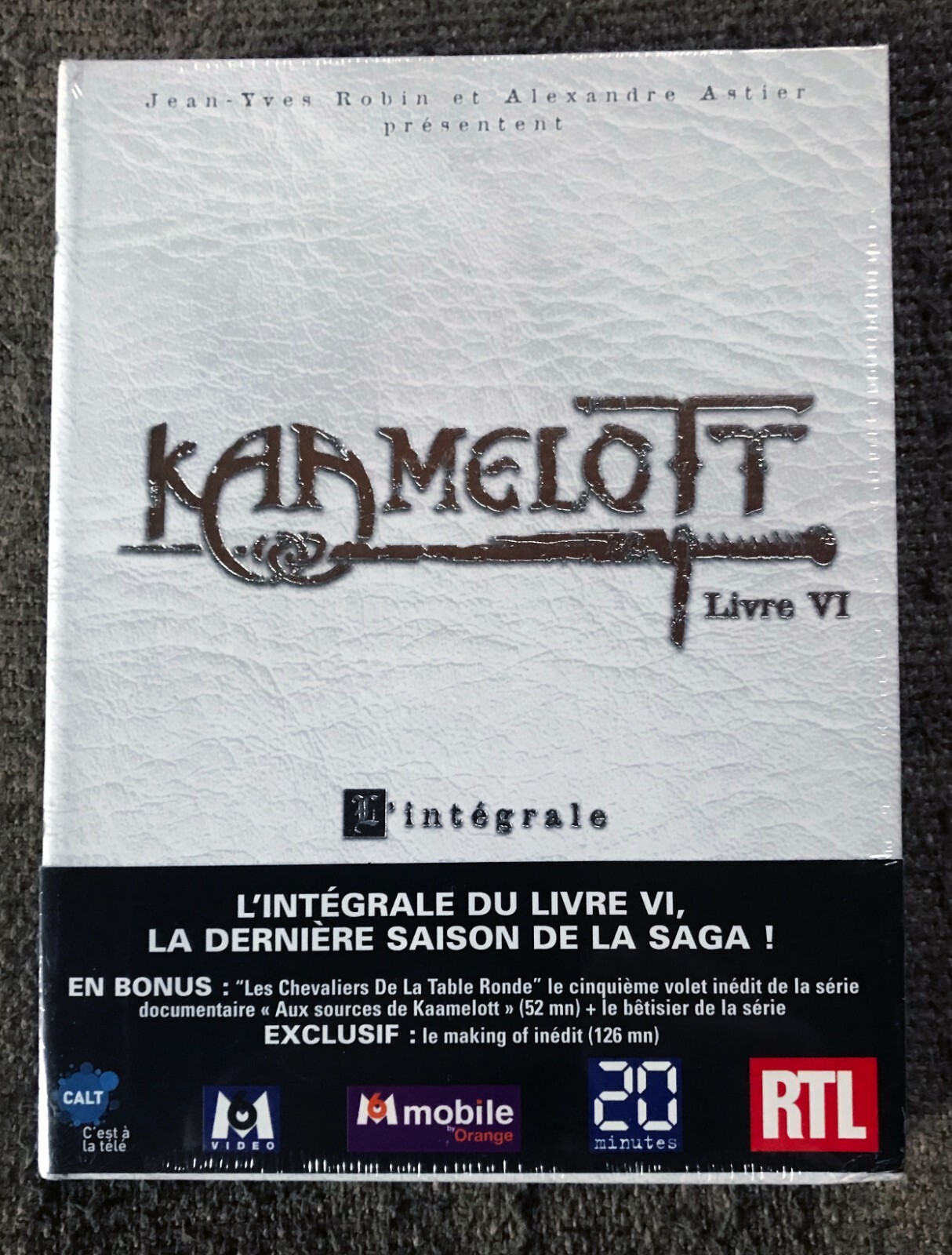 Kaamelott DVD6巻セット(フランス語) Amazon.co.jp | Kaamelott : Les Six Livres : l'Intégrale de