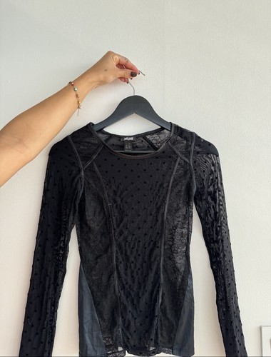 roberto cavalli トップス 黒 フリンジ付き roberto cavalli トップス 黒 フリンジ付き ROBERTO CAVALLI