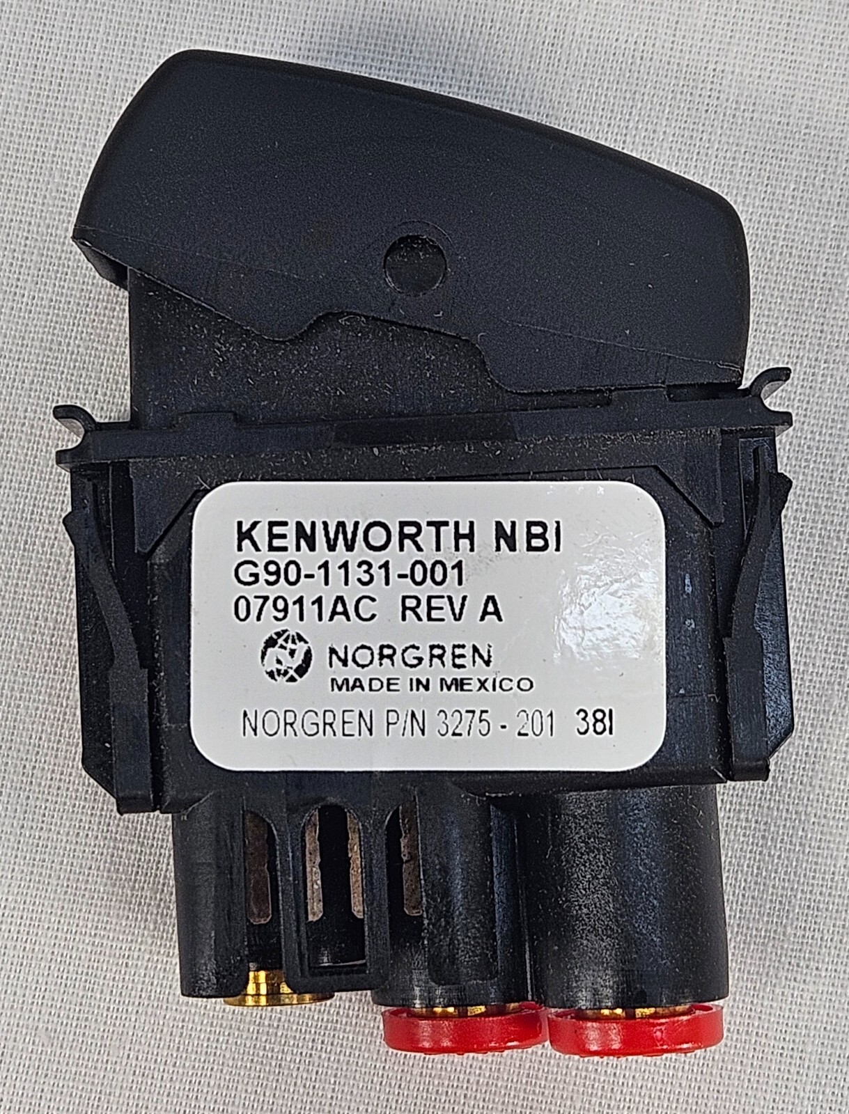 Genuine OEM Paccar Kenworth G90-1131-001 Diff Lock Rocker