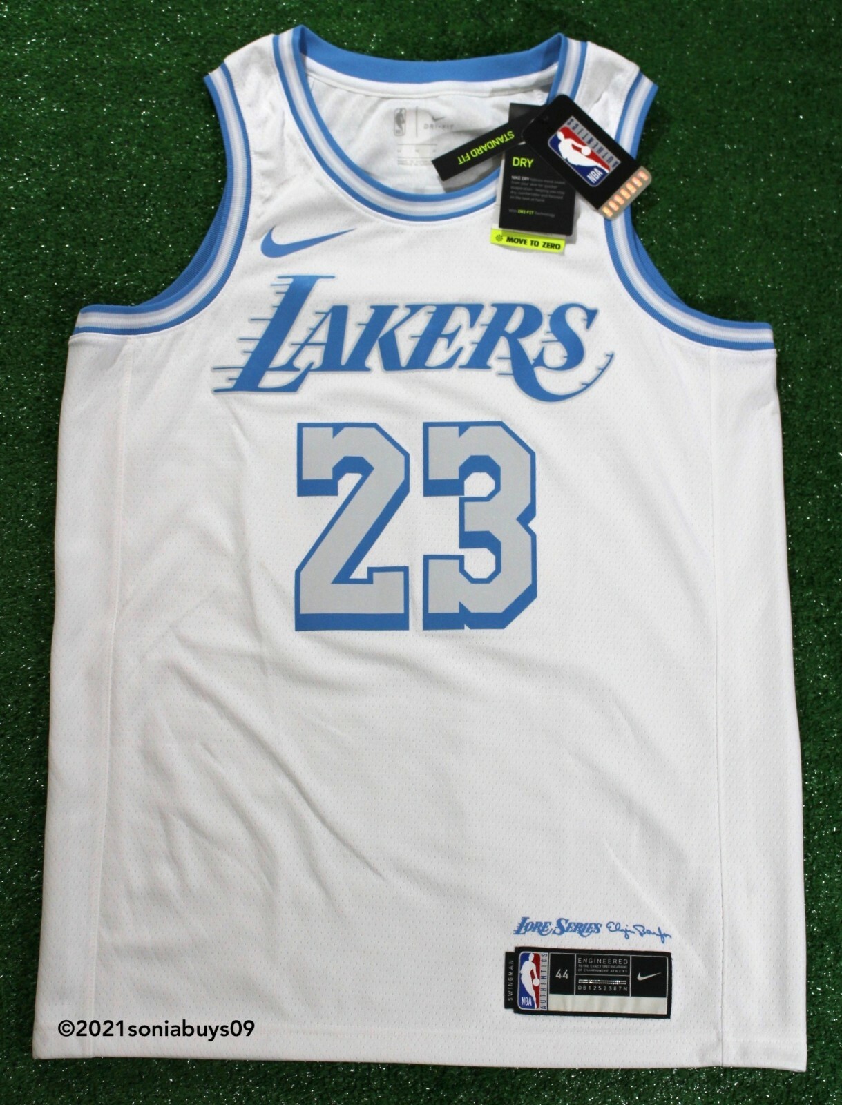 Nike Men's JAMES LA Lakers Swingman Jersey Lore Series Nike Men's JAMES LA Lakers Swingman Jersey Lore Series
