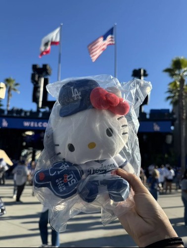 Dodgers ハローキティー　hello kitty night ドジャース 🔥Hello Kitty Night LA Los Angeles Dodgers Hello Kitty Plush