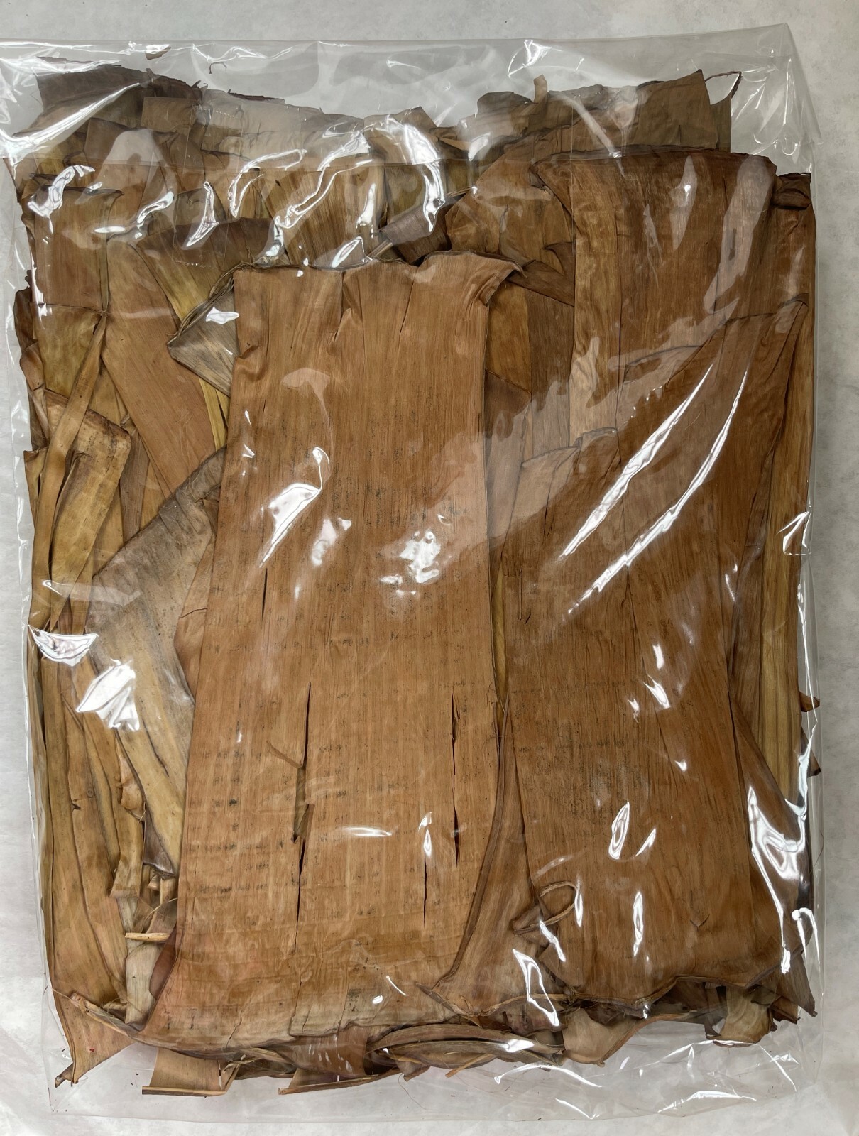 Organic Dried Banana Leaves for Fish Aquarium Leaf Betta Terrarium Vivarium 200g