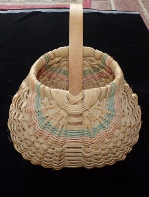 VINTAGE SMALL HANDCRAFTED REED BUTTOCK BASKET SIGNED