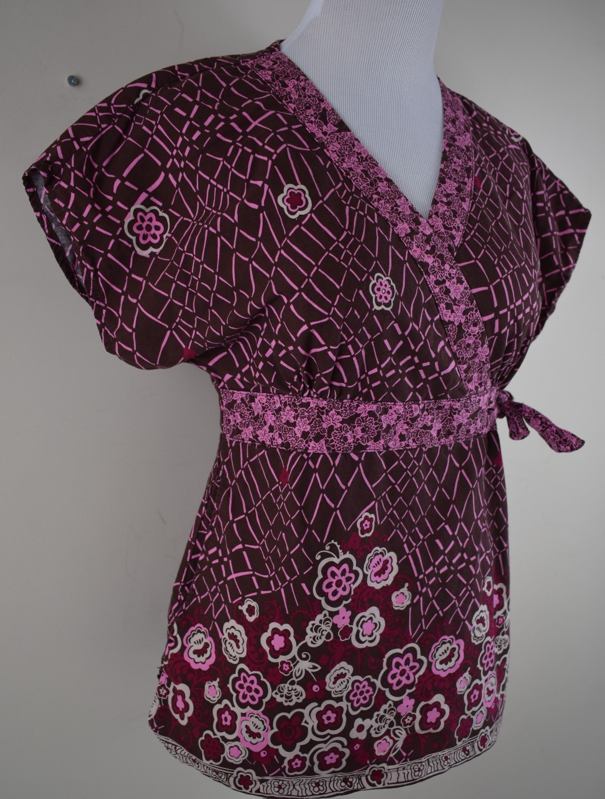 Womens Size Small S Barco Brown Floral Print Two Pocket Batwing Sleeve Scrub Top