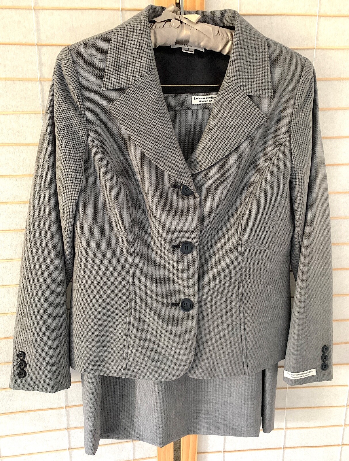 Pendleton Gray Wool 2-Piece Jacket & Skirt Suit Size 8