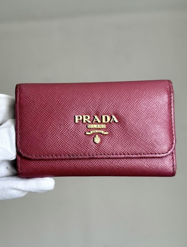 PRADA SAFFIANO キーケースPEONIA PRADA SAFFIANO キーケースPEONIA PRADA Saffiano Metal Zip