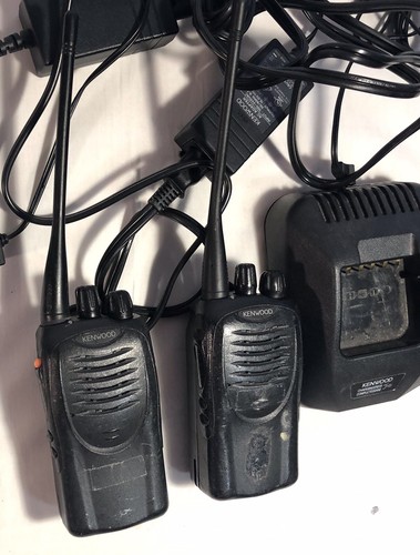 2x Pair Kenwood TK-3160 UHF Portable Two Way Radio W/ Chargers / Working