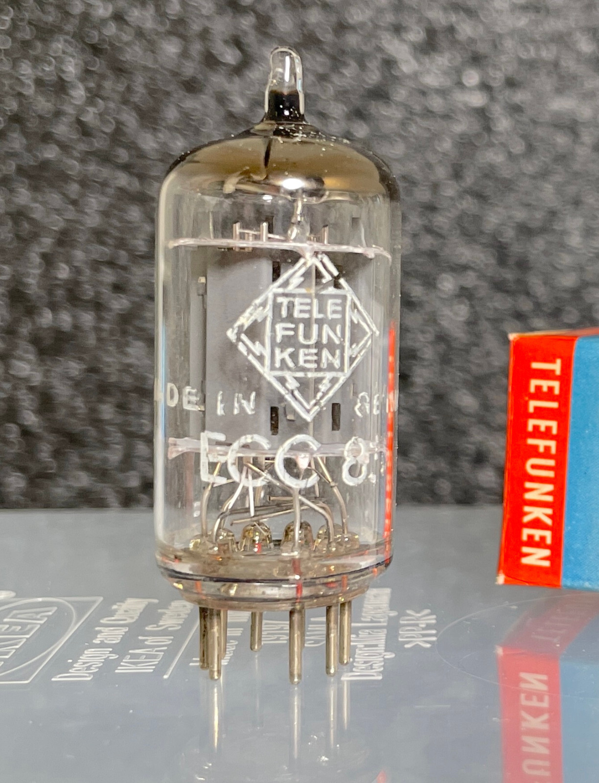 □USED40294□ TELEFUNKEN ECC83 (12AX7)（リブプレート、ダイヤマーク付）