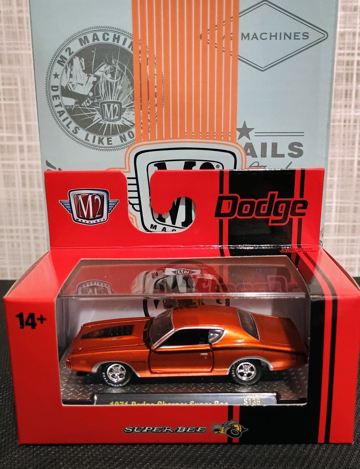 ミニカー 1971 dodge charger superbee 1/18 Auto world 1971 Dodge Charger Super Bee (FJ6 Green Go