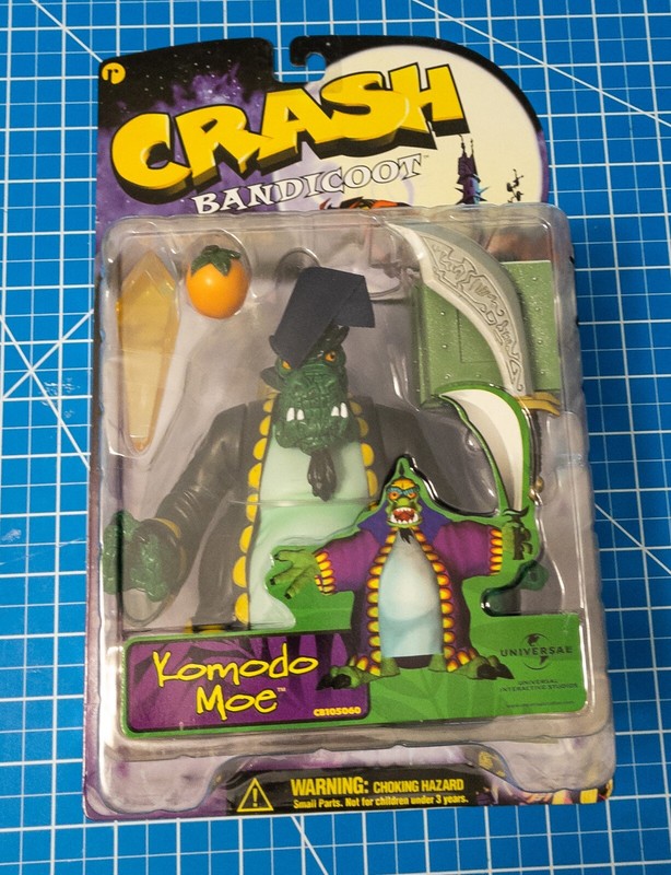Crash Bandicoot Komodo Moe フィギュア 1998 Crash Bandicoot Komodo Moe Action Figure W/Swords | eBay