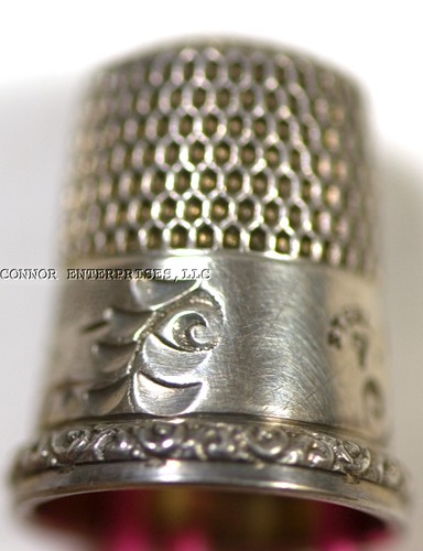 ORNAMENTAL STERLING SILVER THIMBLE 1004