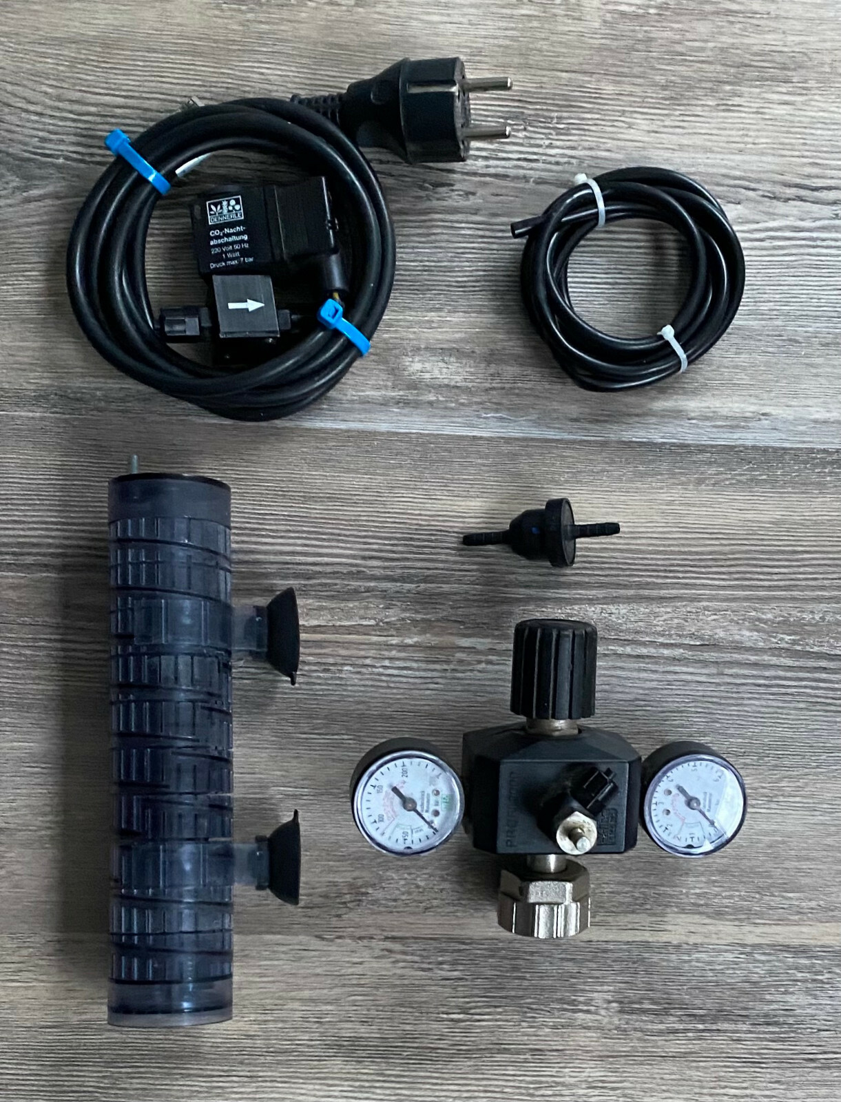 【未使用品】DENNERLE PROFI 2000 CO2調整器 未使用品】DENNERLE PROFI 2000 CO2調整器