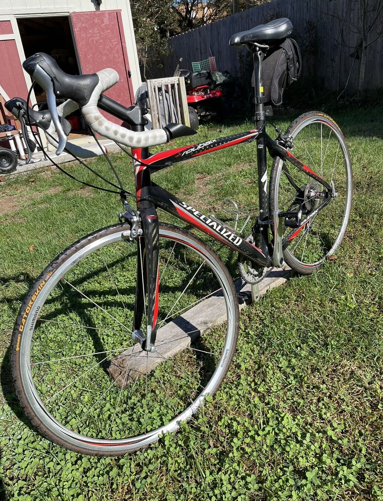Bicycle for Sale:  Specialized Roubaix  Comp Disc Road Bike 52cm Full Carbon Ultegra Shimano 105 in Williamsburg, Virginia