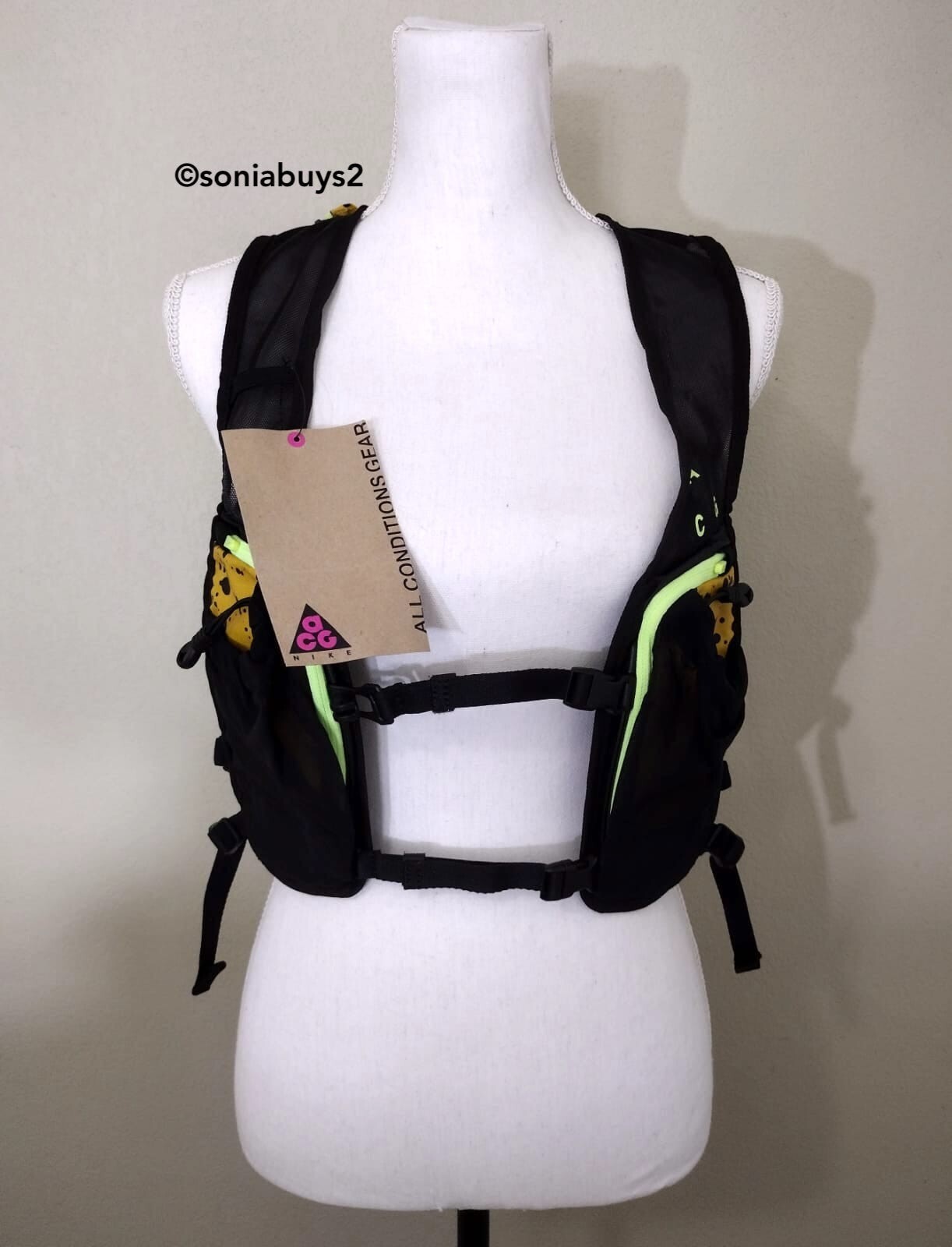 nike acg hydration race vest