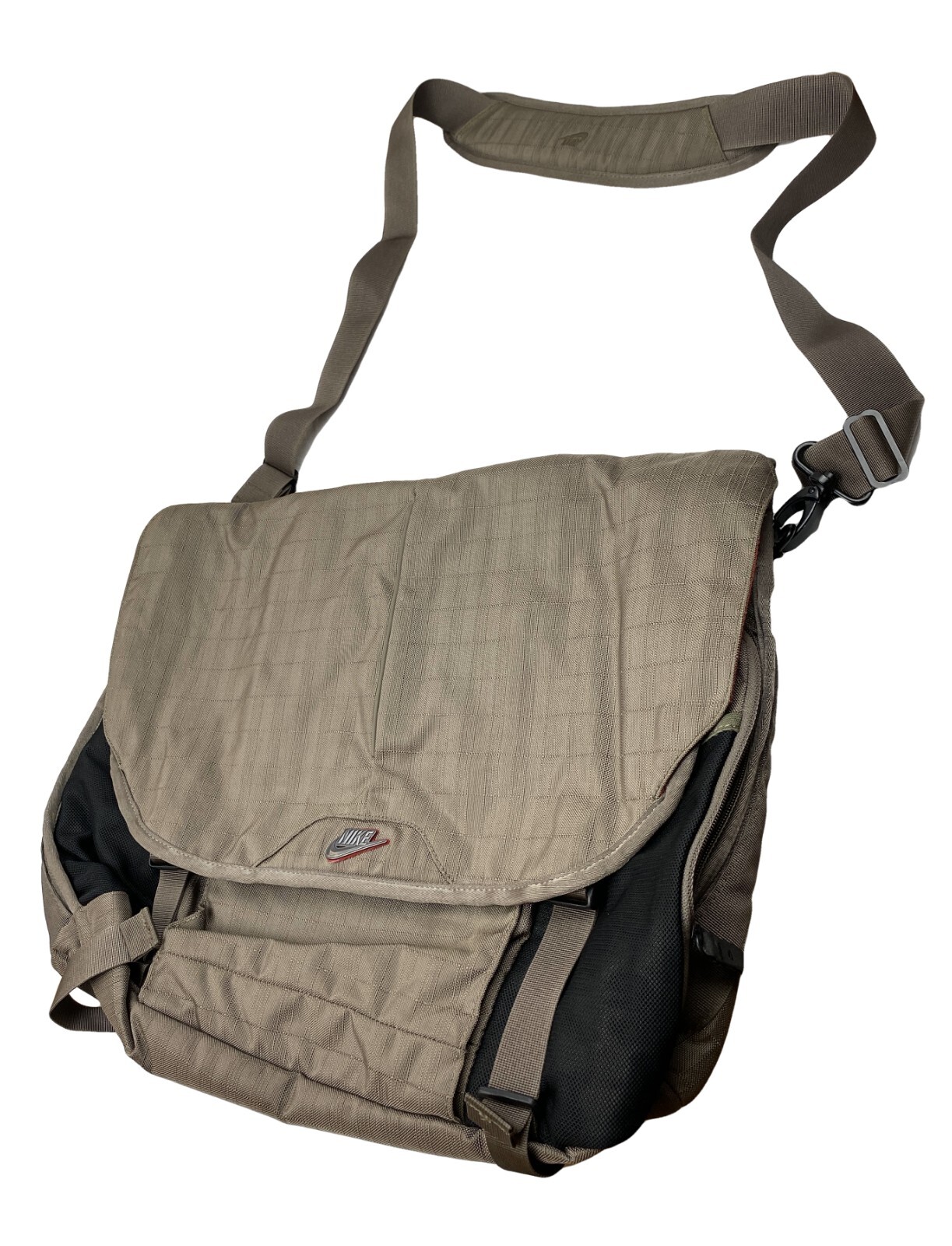 NIKE MESSENGER BAG Vintage CONNECTION Cordura BA2348 Olive NIKE MESSENGER BAG Vintage CONNECTION Cordura BA2348 Olive