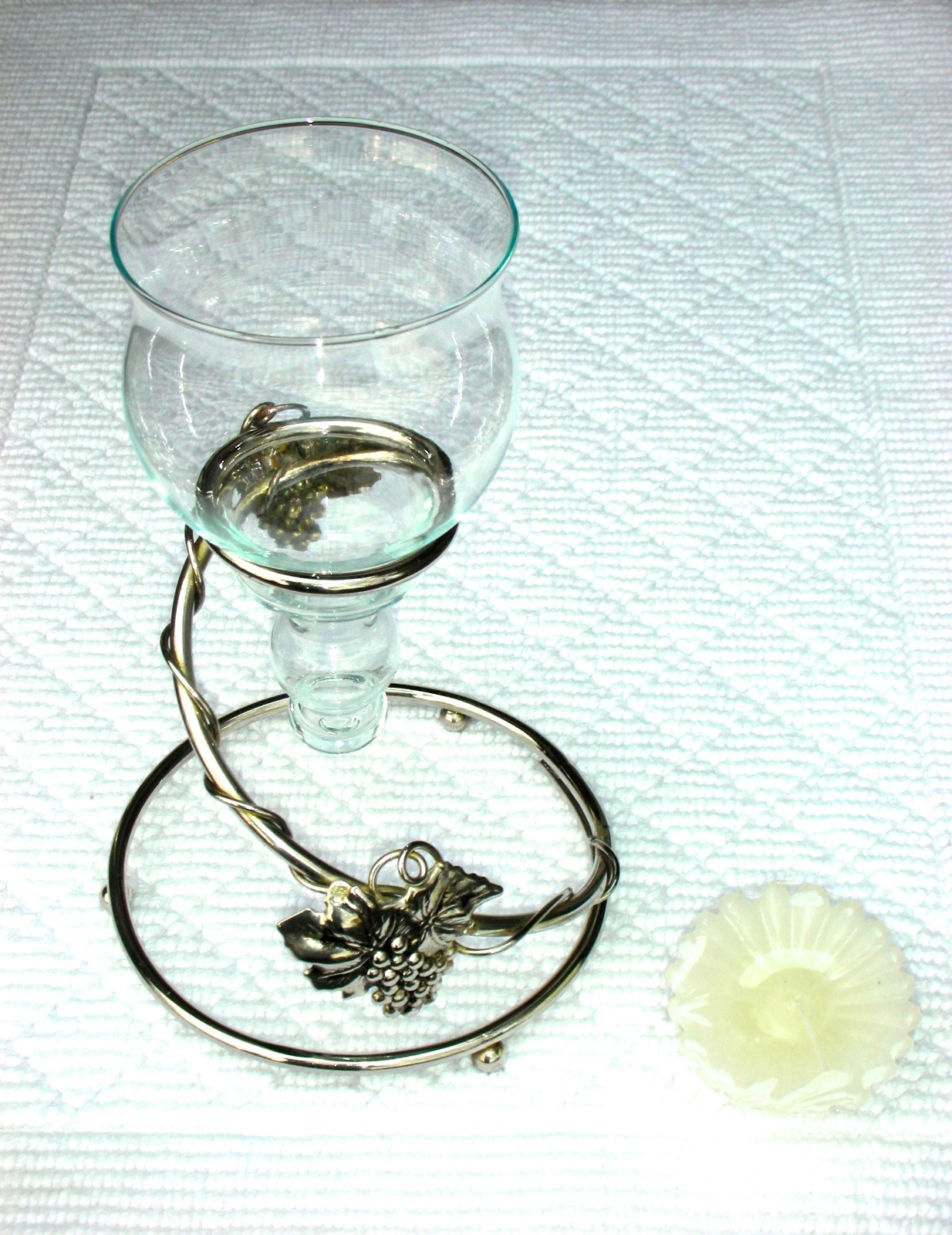 VINTAGE SILEA GRAPE & VINE MOTIF SILVERPLATE & GLASS FLOATING CANDLE CENTERPIECE