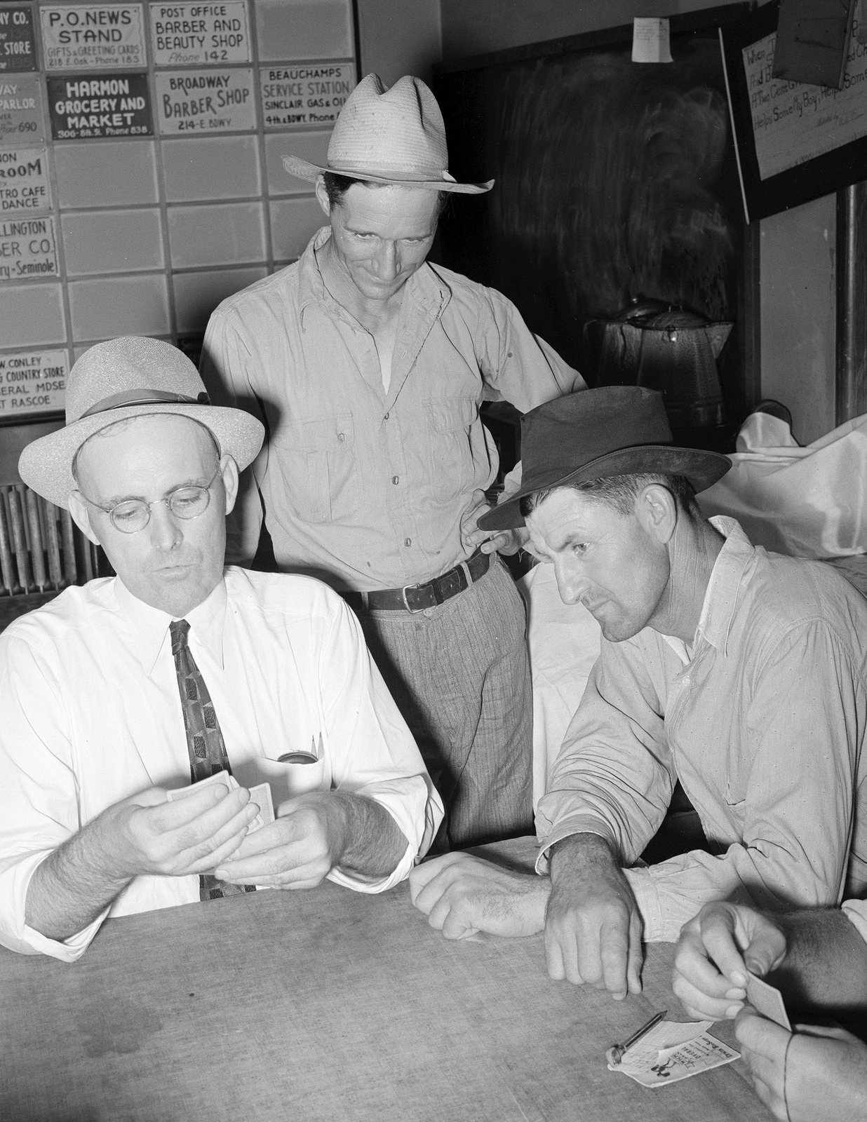 1939 Oil Workers Playing Cards, Seminole, Oklahoma Old Photo 8.5