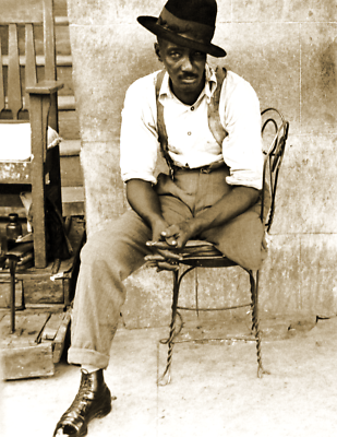 1936 Shoe Shiner, Natchez, Mississippi Old Photo 8.5" x 11" Reprint