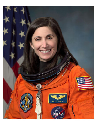 NASA Astronaut Nicole Stott 8x10 Portrait Photo #2 On 8.5'' x 11''