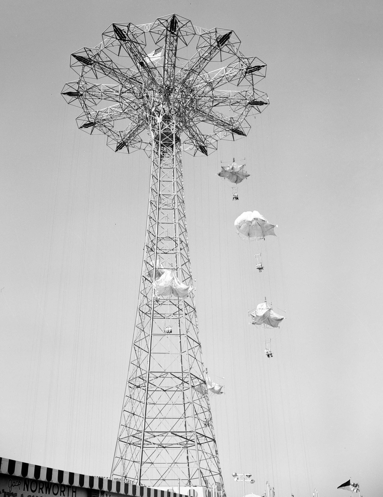 1942 Parachute Jump, Coney Island, New York Vintage Old Photo 8.5" x 11" Reprint