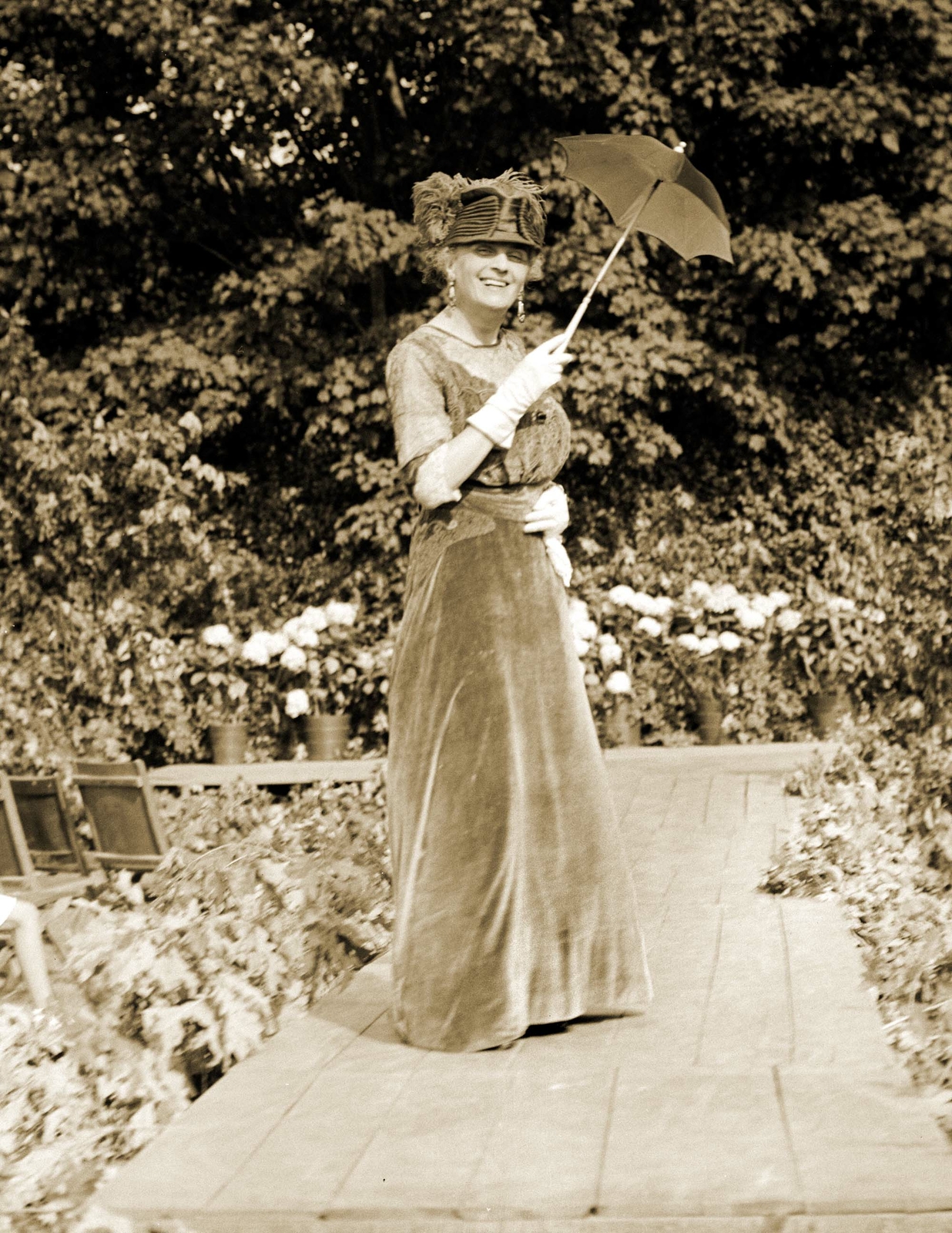 1933-1942 Outdoor Fashion Show, East Hampton, NY Old Photo 8.5" x 11" Reprint