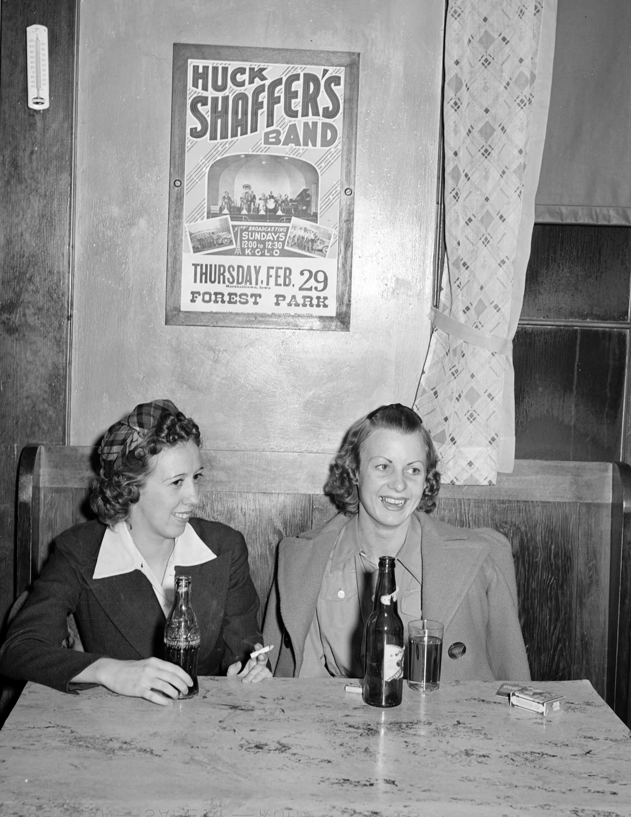 1940 Girls in a Beer Parlor, Marshalltown, Iowa Old Photo 8.5" x 11" Reprint