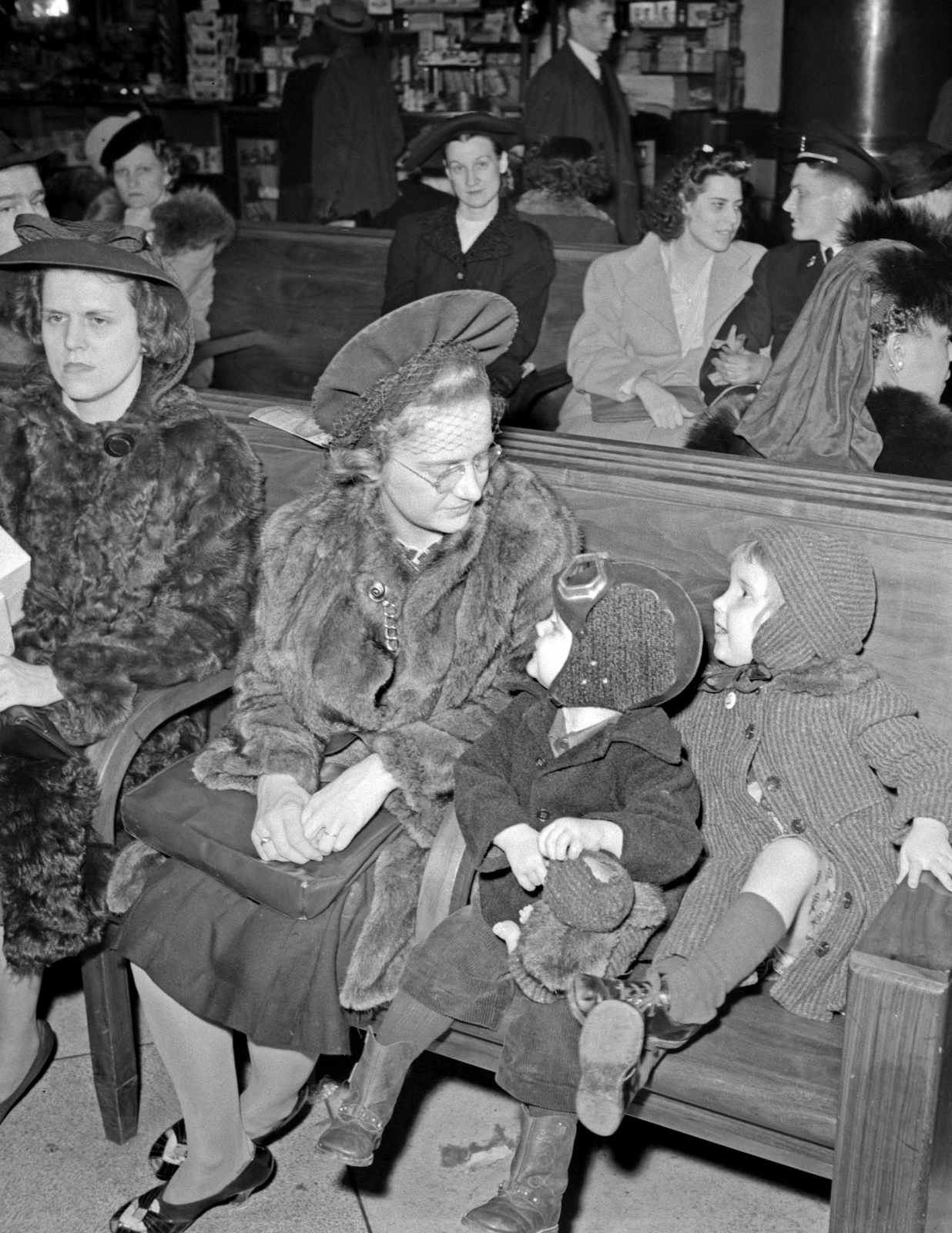 1941 Christmas Rush at the Bus Station, DC Vintage Old Photo 8.5" x 11" Reprint