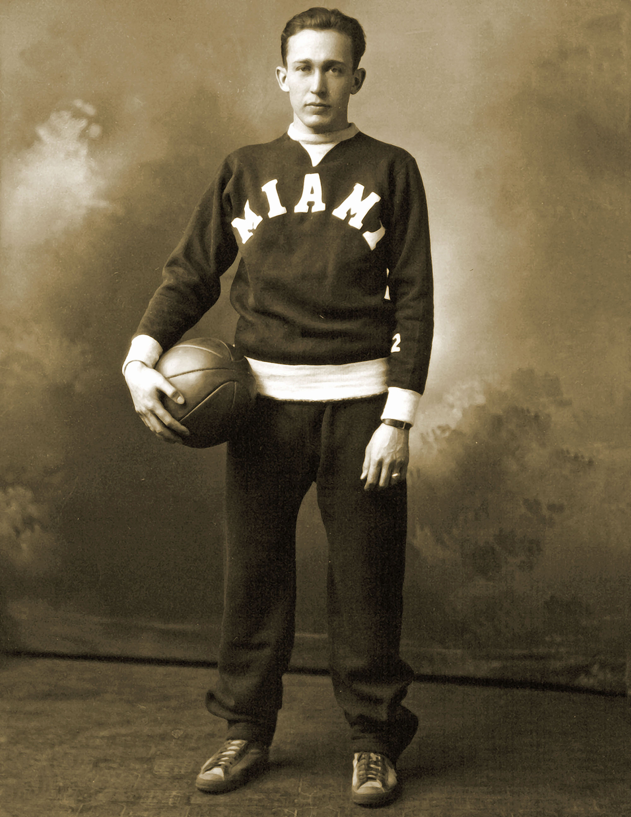 1927 Donald James Leahy, Miami, Ohio Basketball Old Photo 8.5" x 11" Reprint