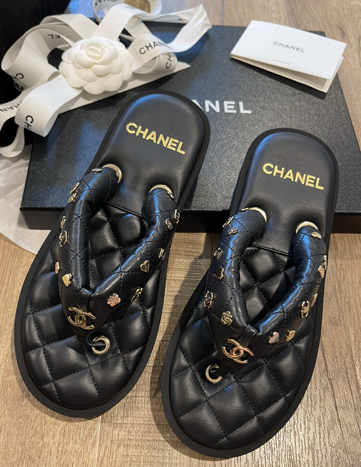 Chanel 23P Black Quilted Charms Padded Pool Thong Logo Slide Flat Sandal  36.5