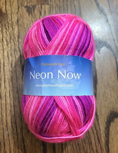NEW 75% Wool Plymouth Sock Yarn 3.5 oz 436 Yards Skein Neon Now Pink Weight 2